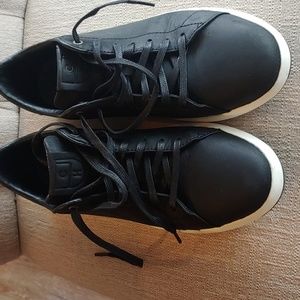 Men shoe in good condition
